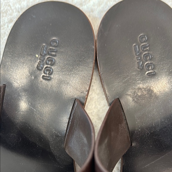 Gucci Brown Leather Sandals with Silver Accents - Picture 3 of 3
